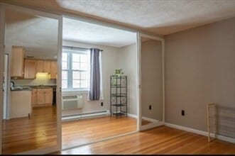 4 Colonial Village Dr in Arlington, MA - Building Photo - Building Photo