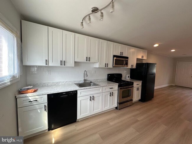 6406 Belfield Ave in Philadelphia, PA - Building Photo - Building Photo