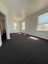 1605 DeKalb St, Unit 2 in Norristown, PA - Foto de edificio - Building Photo