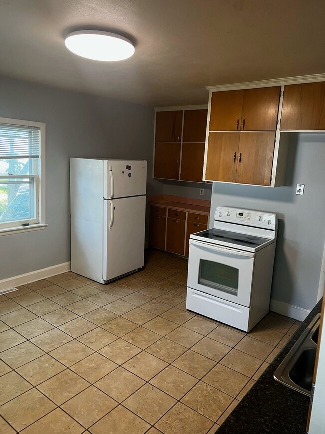 626 Hudson St in Eau Claire, WI - Foto de edificio - Building Photo