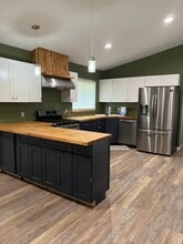 606 Woodland St in Sulphur, LA - Foto de edificio - Building Photo