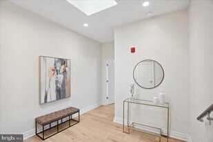 923 V St NW in Washington, DC - Building Photo