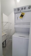 6201 SW 22nd St, Unit 1 in Miami, FL - Building Photo - Building Photo