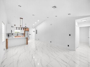 1230 NE 1st Ave in Fort Lauderdale, FL - Foto de edificio - Building Photo