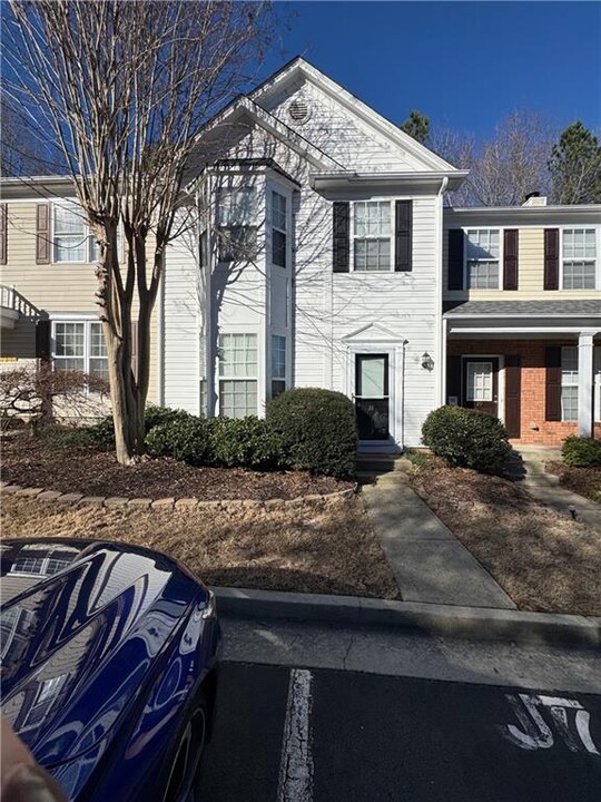 10900 Wittenridge Dr in Alpharetta, GA - Building Photo