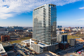 757 Orleans at Chicago in Chicago, IL - Building Photo - Building Photo