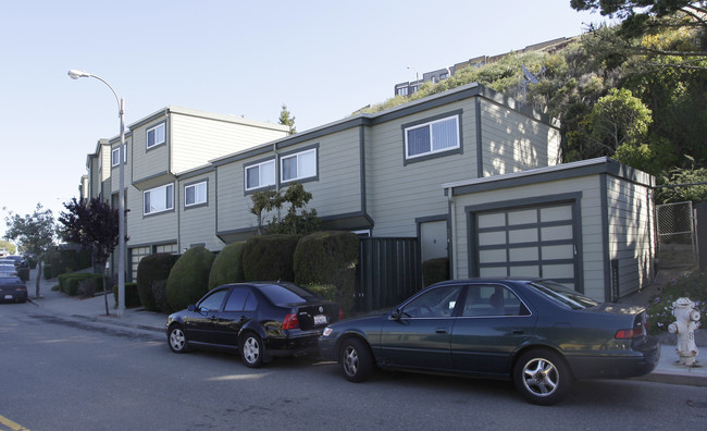 Diamond View Apartments in San Francisco, CA - Foto de edificio - Building Photo