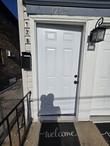 126 W Seaview Ave in Norfolk, VA - Building Photo