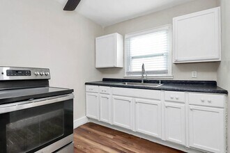 1105 Brookhurst Dr in Charlotte, NC - Building Photo - Building Photo