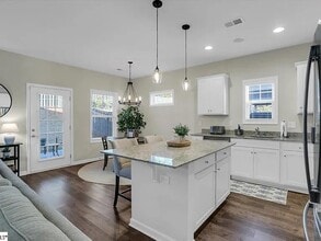 140 Highland Park Ct in Easley, SC - Building Photo - Building Photo