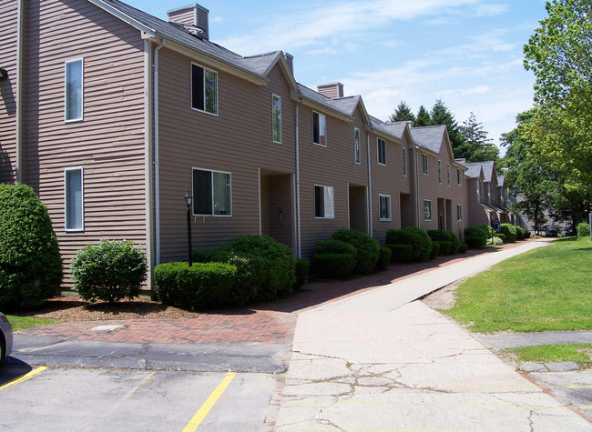 42-57 Fairfield Park in Mansfield, MA - Foto de edificio - Building Photo