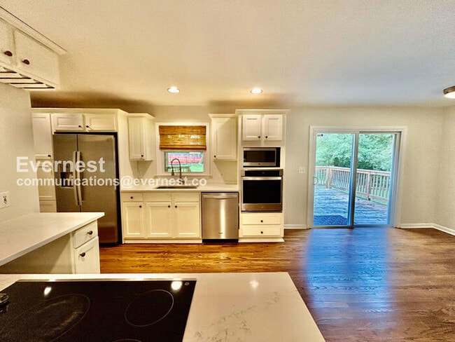 210 Pinetree Cir in Alpharetta, GA - Building Photo - Building Photo