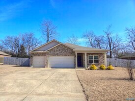 117 Edensmith Dr in New Market, AL - Building Photo
