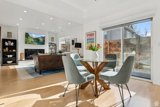 2477 S 700 E, Unit D2 in Salt Lake City, UT - Building Photo - Building Photo