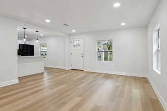 2415 E 20th Ave in Tampa, FL - Building Photo - Building Photo