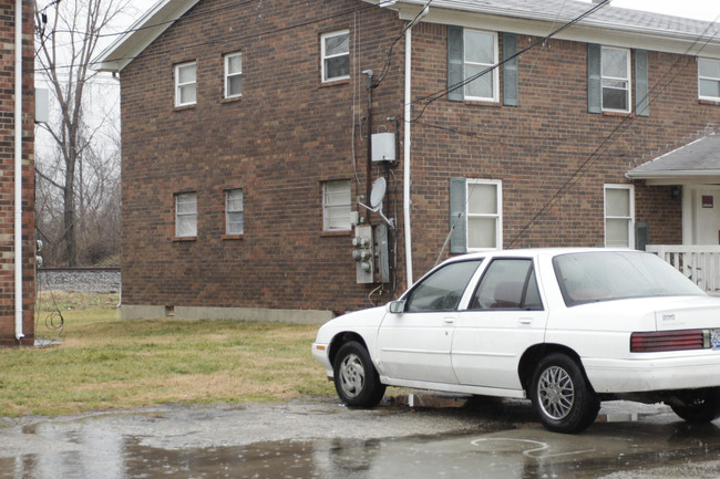 10400 Greentree Ln in Louisville, KY - Building Photo - Building Photo