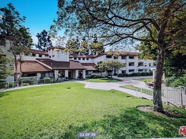 501 Palisades Dr in Los Angeles, CA - Building Photo - Building Photo