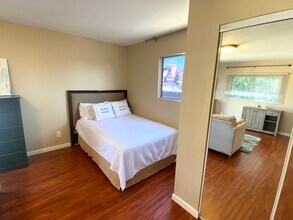 713 N Mansfield Ave in Los Angeles, CA - Foto de edificio - Building Photo