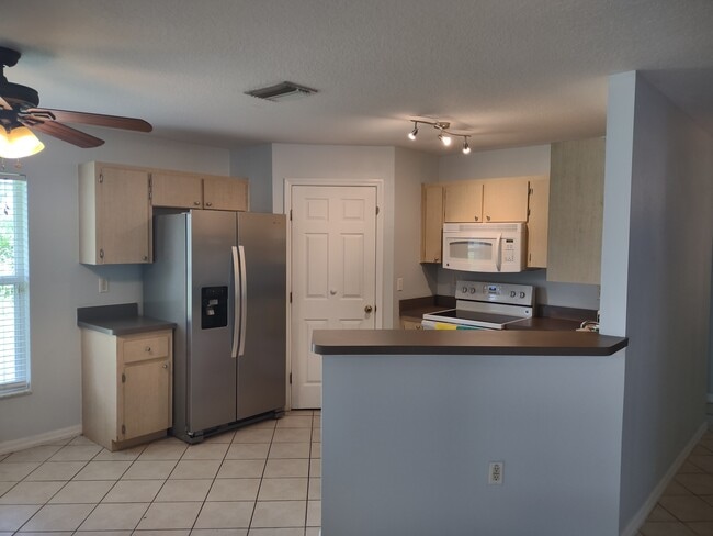 405 N Willow Ave in Port Orange, FL - Building Photo - Building Photo