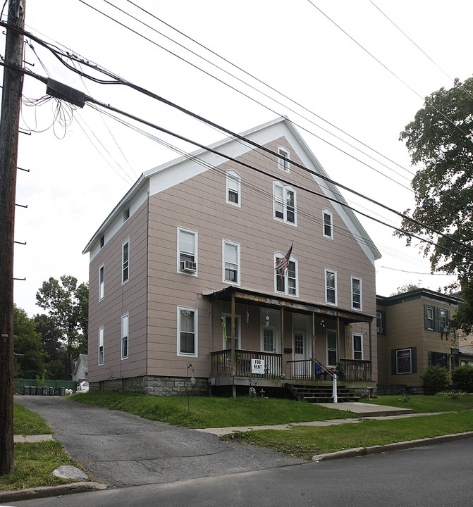 69-71 Walnut St in Canajoharie, NY - Foto de edificio