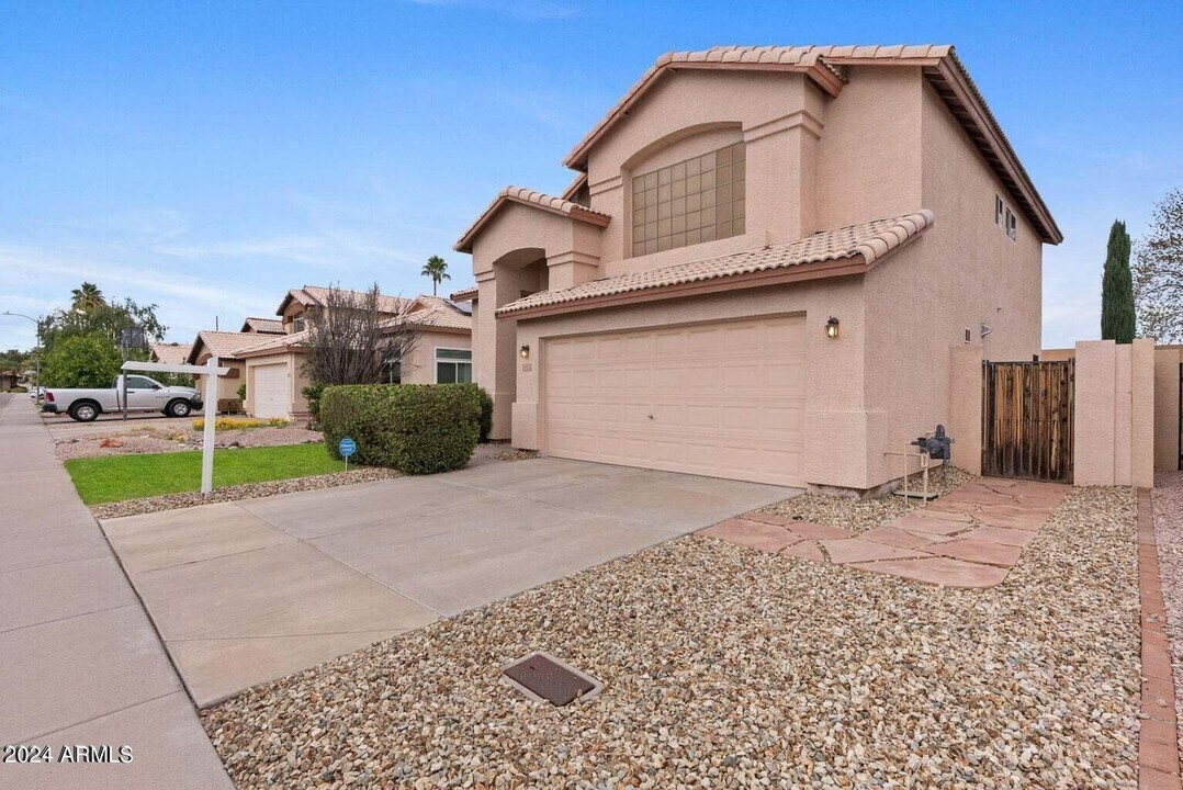 17605 N 2nd Ave in Phoenix, AZ - Building Photo