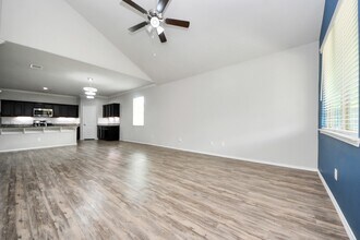 7822 London Tower Ln in Houston, TX - Building Photo - Building Photo