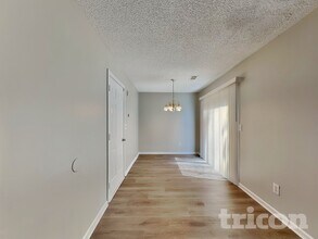 3598 Brookstone Way in Union City, GA - Building Photo - Building Photo