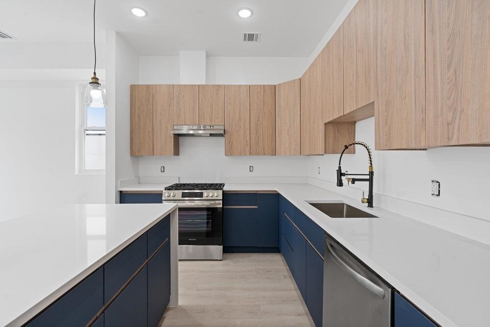 21 Campbell Ave in Belleville, NJ - Building Photo