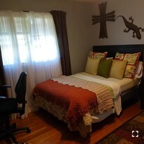 4588 Hopewell Rd in College Park, GA - Building Photo