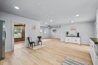 2940 Piper Rd in Pearland, TX - Building Photo - Building Photo