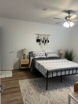 2530 Rolling View Dr SE, Unit B in Smyrna, GA - Building Photo