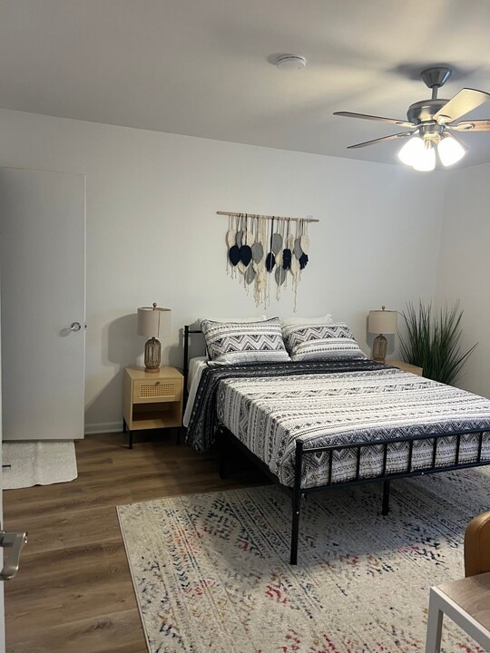 2530 Rolling View Dr SE, Unit B in Smyrna, GA - Building Photo