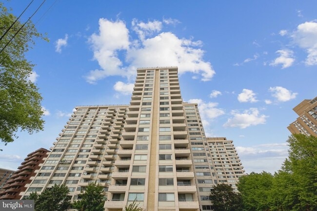 5500 Friendship Blvd, Unit 1826N in Chevy Chase, MD - Foto de edificio - Building Photo