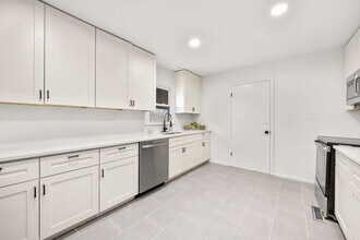 709 SW 7 St in Lee's Summit, MO - Building Photo - Building Photo