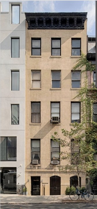 231 E 60th St in New York, NY - Building Photo