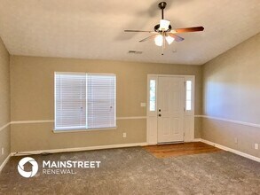 10608 Pecan Ln in Jonesboro, GA - Building Photo - Building Photo