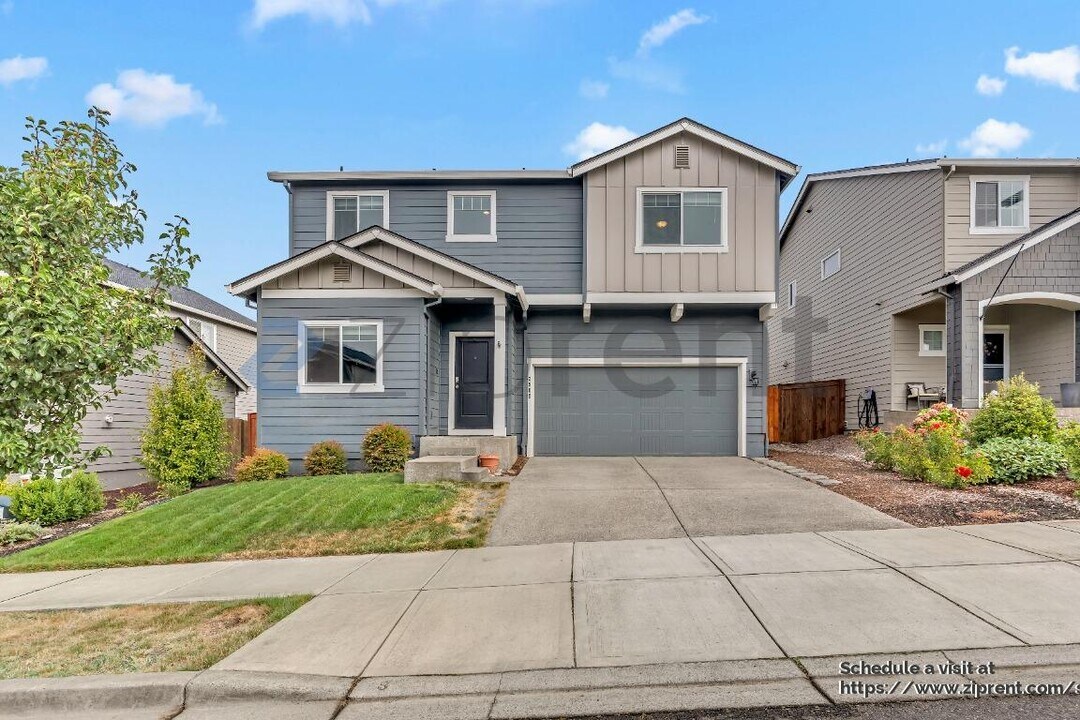 2908 S White Salmon Dr in Ridgefield, WA - Building Photo