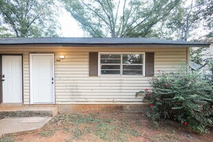 1013 W Slaton Ave in Griffin, GA - Building Photo