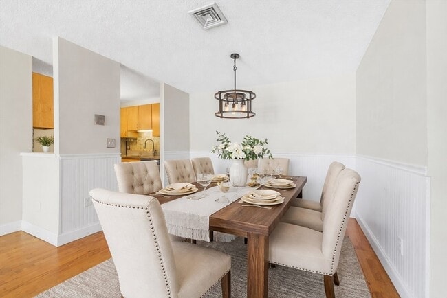 15 Bower Rd in Quincy, MA - Foto de edificio - Building Photo