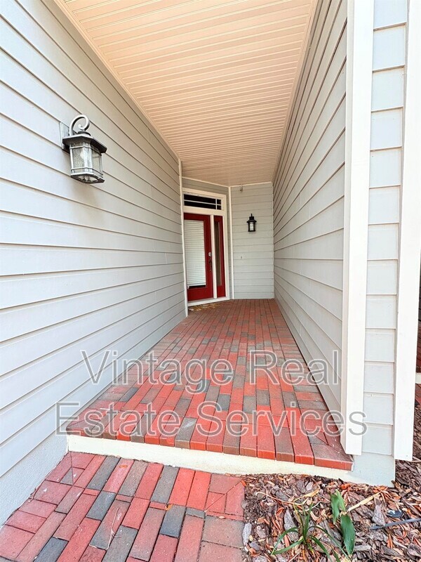 2856 Bayshore Trails Dr in Tampa, FL - Building Photo - Building Photo