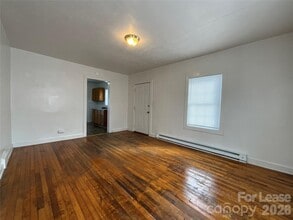 203 Circle Dr in Mount Airy, NC - Building Photo - Building Photo