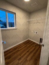 1038 Warco Dr in Cascade Locks, OR - Building Photo - Building Photo