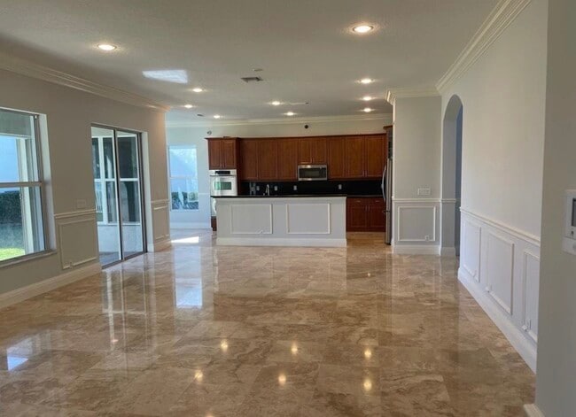 9326 Plantation Estates Dr in Royal Palm Beach, FL - Building Photo - Building Photo