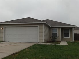 4530 Nueces River Loop in Spring, TX - Building Photo