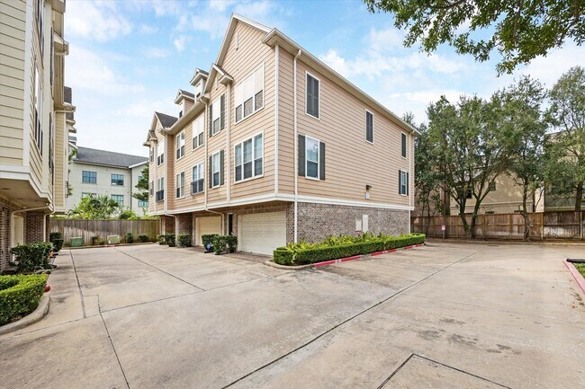 property at 3001 Murworth Dr