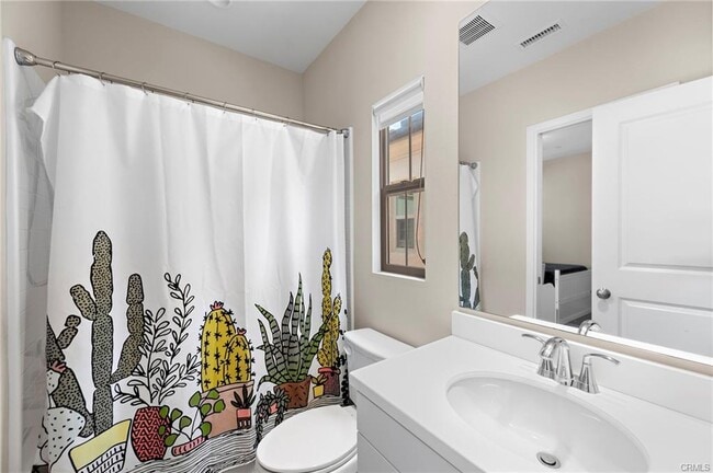 107 Tubeflower in Irvine, CA - Building Photo - Building Photo