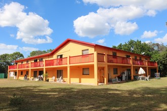 Pinecrest Apartments in New Port Richey, FL - Building Photo - Building Photo