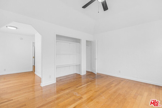property at 5918 3/4-5914 Willoughby Ave
