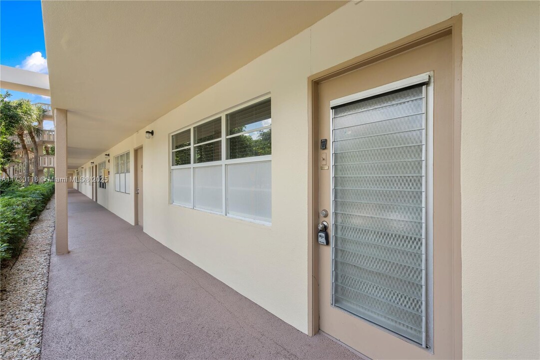 2301 Lucaya Ln in Coconut Creek, FL - Building Photo