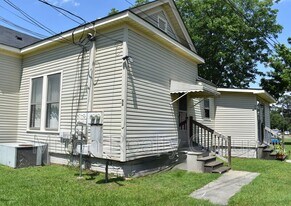 53 W Washington St in Coats, NC - Building Photo